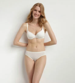 Soutien-gorge Corbeille Ampliforme Nacre InvisiFree De Dim 11 Soutien-gorge Corbeille Ampliforme Nacre InvisiFree De Dim -Offres DIM Boutique D03ALC1 1LM 03