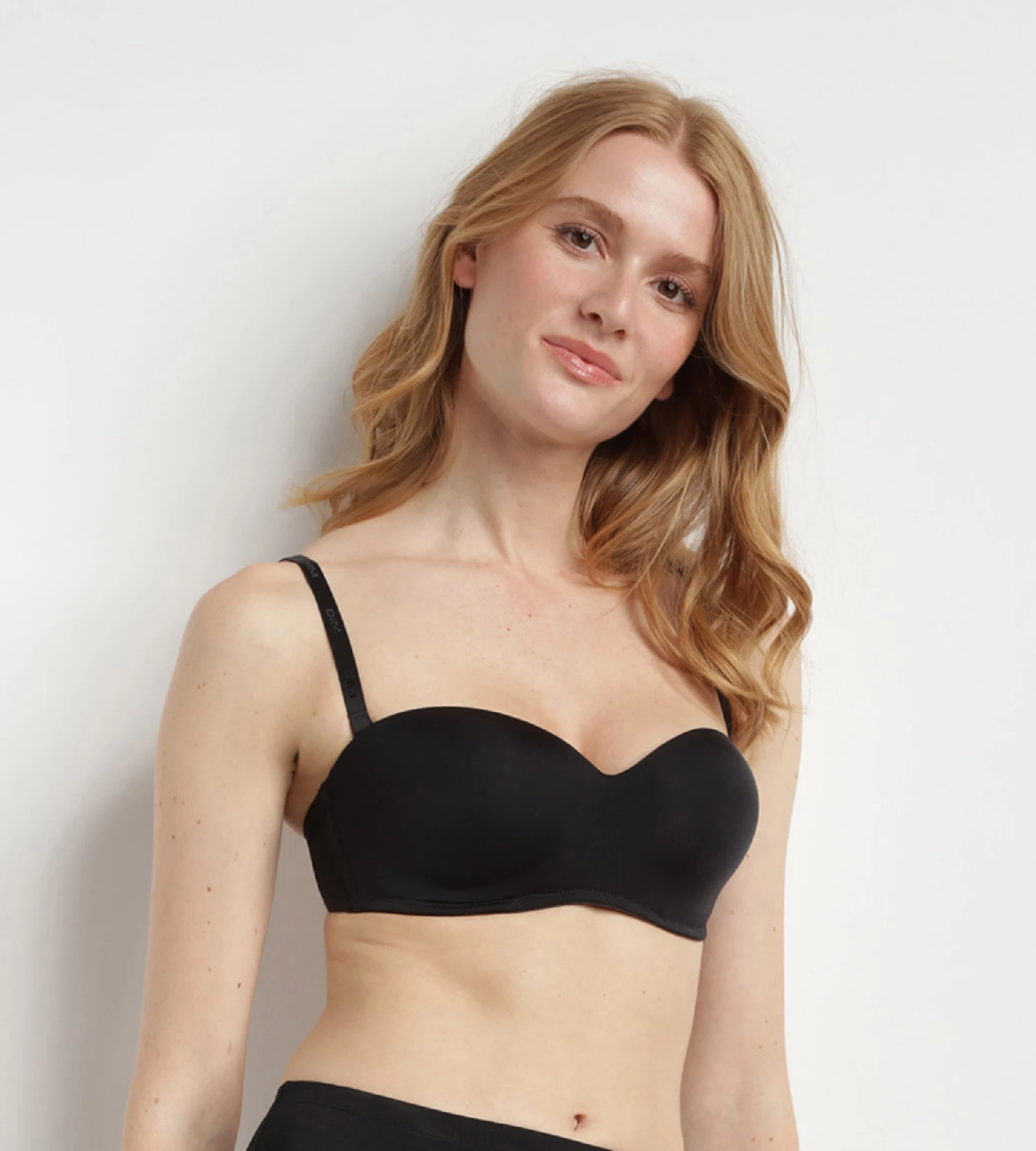 Soutien-gorge Bandeau Noir Sans Armatures Pour Femme InvisiFree 3 Soutien-gorge Bandeau Noir Sans Armatures Pour Femme InvisiFree