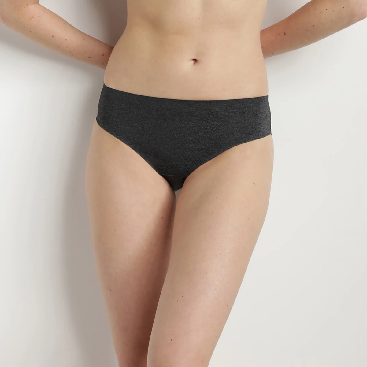 Culotte En Microfibre Gris Argent Chiné InvisiFree De Dim 3 Culotte En Microfibre Gris Argent Chiné InvisiFree De Dim – Image 2