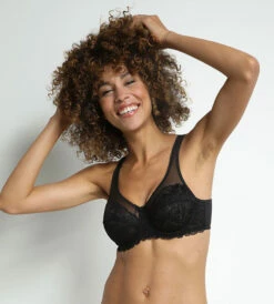 Soutien-Gorge Emboîtant Noir En Dentelle Generous Essentiel