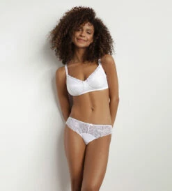 Culotte Blanche Femme En Microfibre Et Dentelle Generous Essentiel 11 Culotte Blanche Femme En Microfibre Et Dentelle Generous Essentiel -Offres DIM Boutique D08H5C1 0HY 03