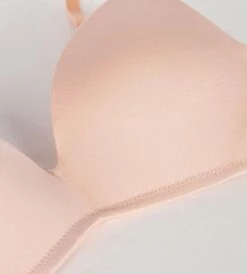 Soutien-gorge Triangle Nude à Coques Pour Fille Dim Invisible -Offres DIM Boutique D0A4BC1 41F 03