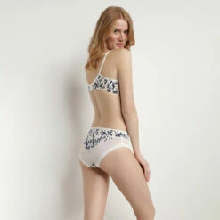 Culotte En Microfibre Et Tulle à Imprimé Camo Fleuri Generous Dim 12 Culotte En Microfibre Et Tulle à Imprimé Camo Fleuri Generous Dim -Offres DIM Boutique D0A63C1 AHN 04