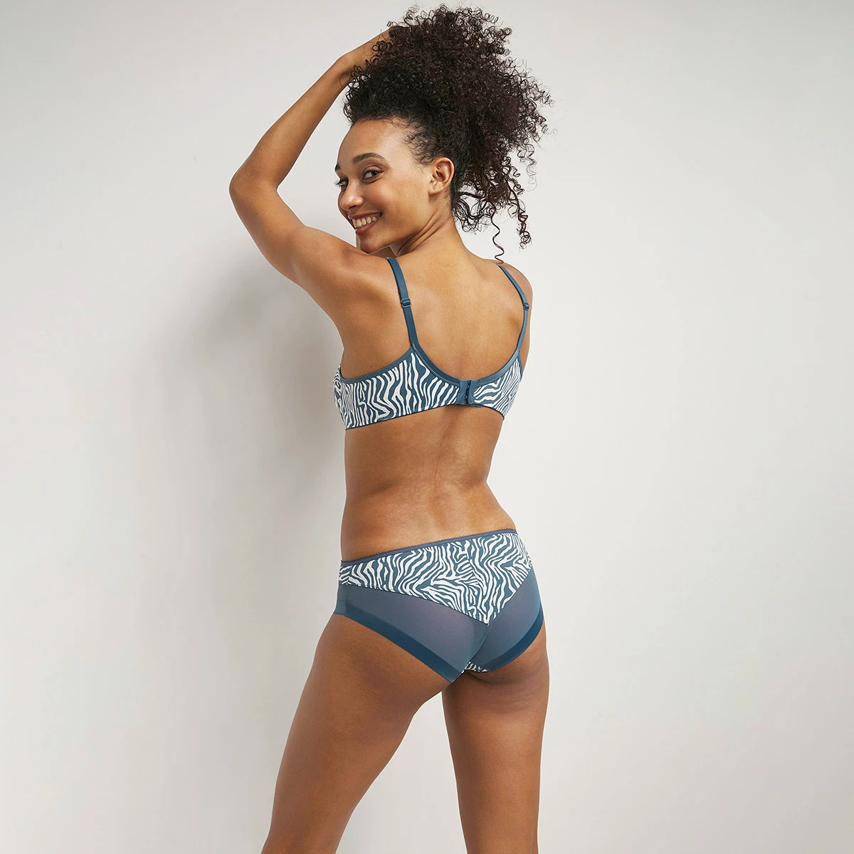 Culotte Femme En Microfibre Et Tulle Imprimé Zèbre Bleu Generous Dim 7 Culotte Femme En Microfibre Et Tulle Imprimé Zèbre Bleu Generous Dim – Image 5