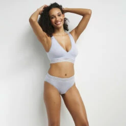 Soutien-gorge Triangle Sans Armatures En Microfibre Bleu Oh My Dim’s 11 Soutien-gorge Triangle Sans Armatures En Microfibre Bleu Oh My Dim’s -Offres DIM Boutique D0ASHC1 A8J 03