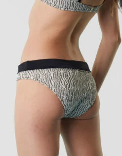 Maillot De Bain Slip Taille Haute En Jacquard, Blanc, Noir Et Or 10 Maillot De Bain Slip Taille Haute En Jacquard, Blanc, Noir Et Or -Offres DIM Boutique D0AY1PA AO0 02