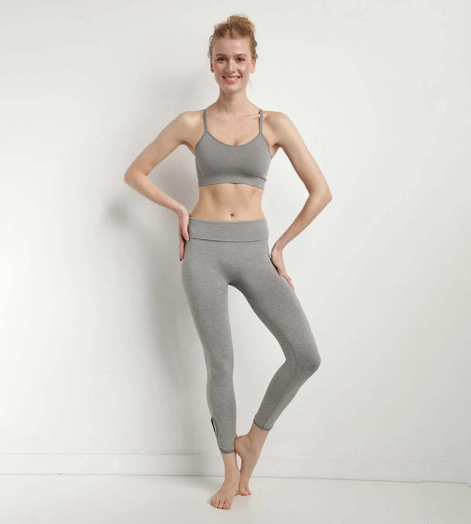 Brassière Sans Coutures à Impact Léger Gris Galet Dim Sport 6 Brassière Sans Coutures à Impact Léger Gris Galet Dim Sport – Image 4