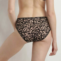 Culotte En Tulle Nude à Pétales Velours Noir Generous Edition Limitée 10 Culotte En Tulle Nude à Pétales Velours Noir Generous Edition Limitée -Offres DIM Boutique D0CDRC1 AI2 02