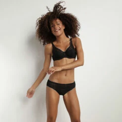 Soutien-gorge à Armatures Motif Carreaux Noir Generous Edition Limitée 11 Soutien-gorge à Armatures Motif Carreaux Noir Generous Edition Limitée -Offres DIM Boutique D0CDSC1 0HZ 03