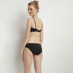 Brassière Femme En Coton Modal Sans Armatures Noir DIM Originals 10 Brassière Femme En Coton Modal Sans Armatures Noir DIM Originals -Offres DIM Boutique D0CIHC1 0HZ 04