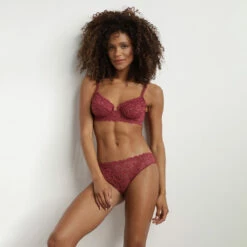 Soutien-gorge Emboîtant En Dentelle Fleurie Burgundy Daily Glam -Offres DIM Boutique D0CN6C1 AMN 03