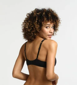 Soutien-gorge Ampliforme Avec Armatures Noir Generous Invisible Dim 10 Soutien-gorge Ampliforme Avec Armatures Noir Generous Invisible Dim -Offres DIM Boutique D0CS8C1 0HZ 02