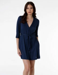 Robe De Chambre Pour Femme Avec Manches Trois-quarts En Jersey 100% Modal, Bleu 8 Robe De Chambre Pour Femme Avec Manches Trois-quarts En Jersey 100% Modal, Bleu -Offres DIM Boutique D0CTEP1 2JY 01 1