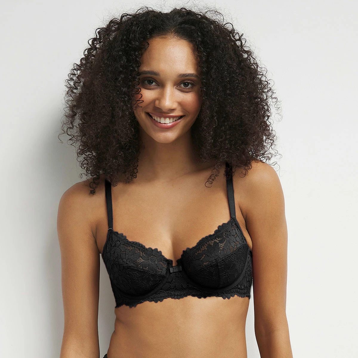 Soutien-gorge Emboitant à Armatures Dentelle Florale Noire Daily Glam 4 Soutien-gorge Emboitant à Armatures Dentelle Florale Noire Daily Glam – Image 2