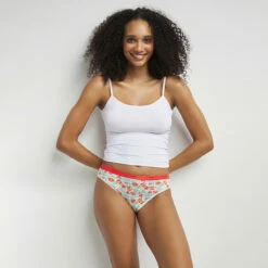 Lot De 3 Slips Femme Coton Stretch à Motifs Foulard Jaune Les Pockets 11 Lot De 3 Slips Femme Coton Stretch à Motifs Foulard Jaune Les Pockets -Offres DIM Boutique D4C17P3 AL5 03