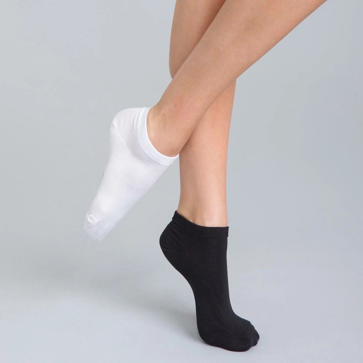 DIM Lot De 2 Socquettes Courtes Noires En Coton Femme 4 DIM Lot De 2 Socquettes Courtes Noires En Coton Femme – Image 2